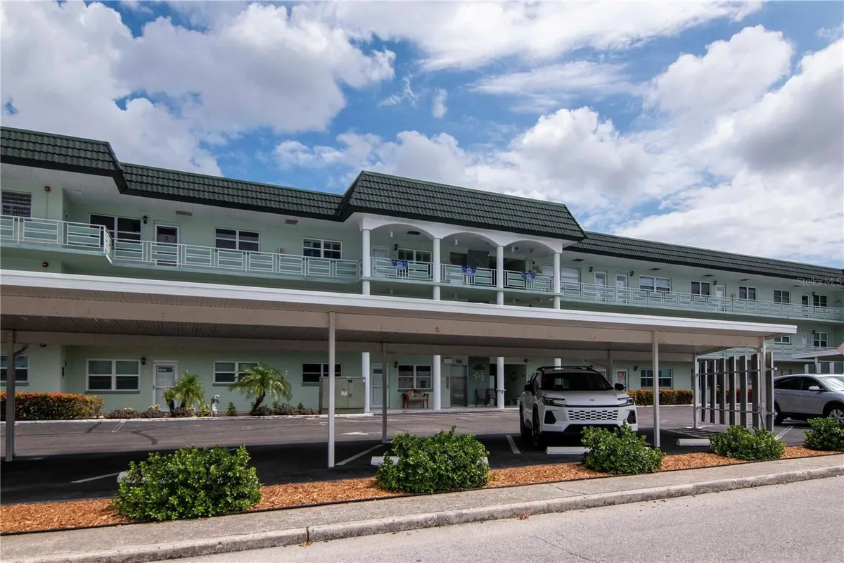 Property Slideshow image 1 of 31 | 5935 30 ave 206, Gulfport, FL, 33707