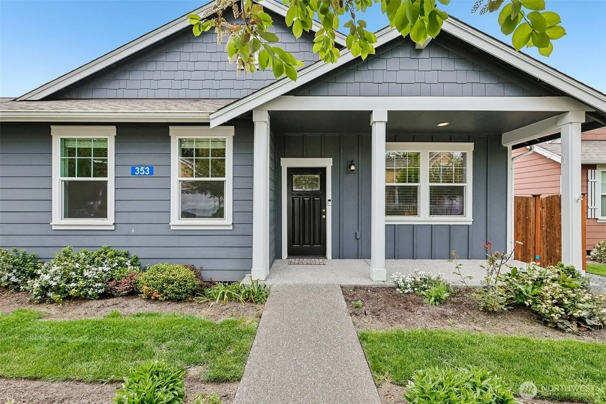Property Slideshow image 1 of 32 | 353 s 48th pl, Mount Vernon, WA, 98274
