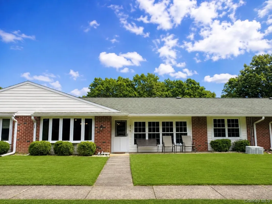 Property Slideshow image 1 of 31 | 89 enfield ct b, Brookhaven, NY, 11961