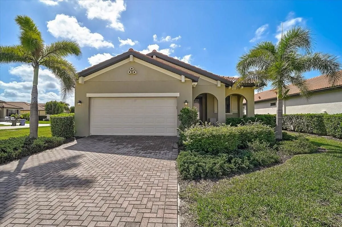 Property Slideshow image 1 of 63 | 10209 fiddlewood dr, Venice, FL, 34293