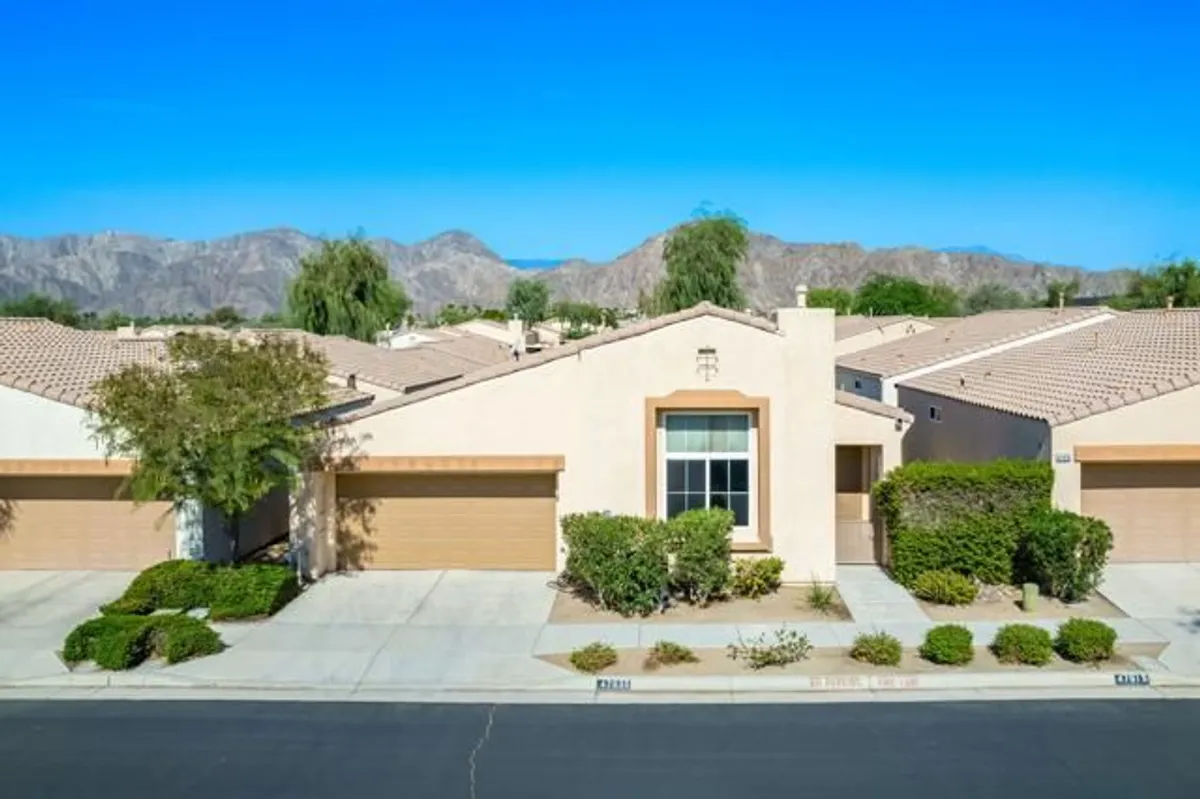 Property Slideshow image 1 of 30 | 47635 soft moonlight, La Quinta, CA, 92253