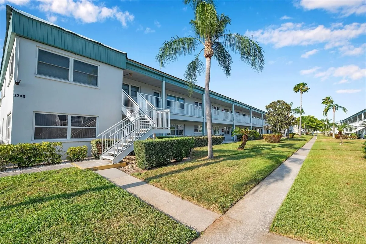 Property Slideshow image 1 of 46 | 5347 81st ln 24, St Petersburg, FL, 33709