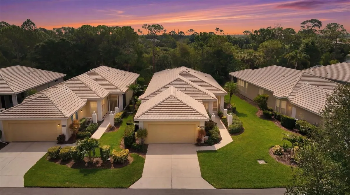Property Slideshow image 1 of 75 | 1618 monarch dr 1618, Venice, FL, 34293