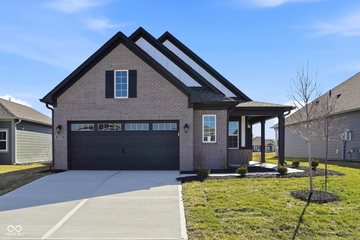 Property Slideshow image 1 of 13 | 5291 foxley park ln, Avon, IN, 46123