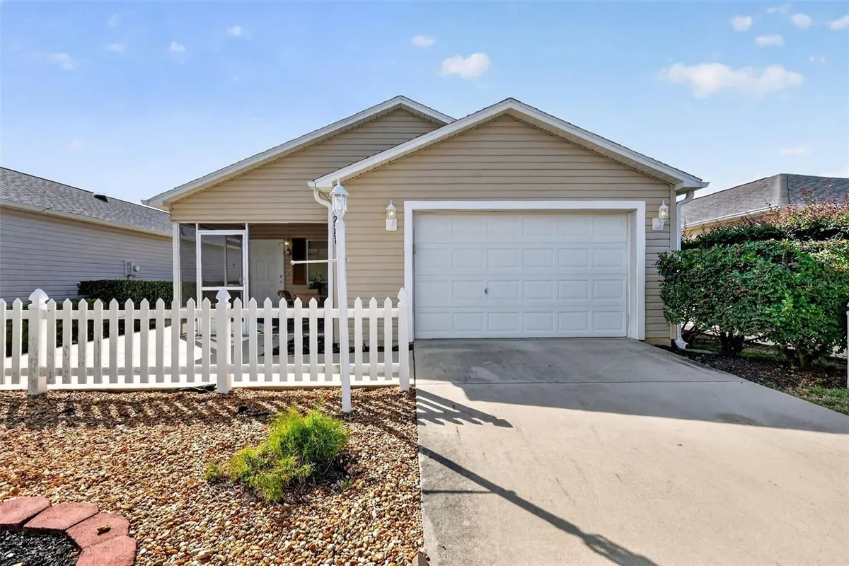 Property Slideshow image 1 of 25 | 2581 errol ter, The Villages, FL, 32162