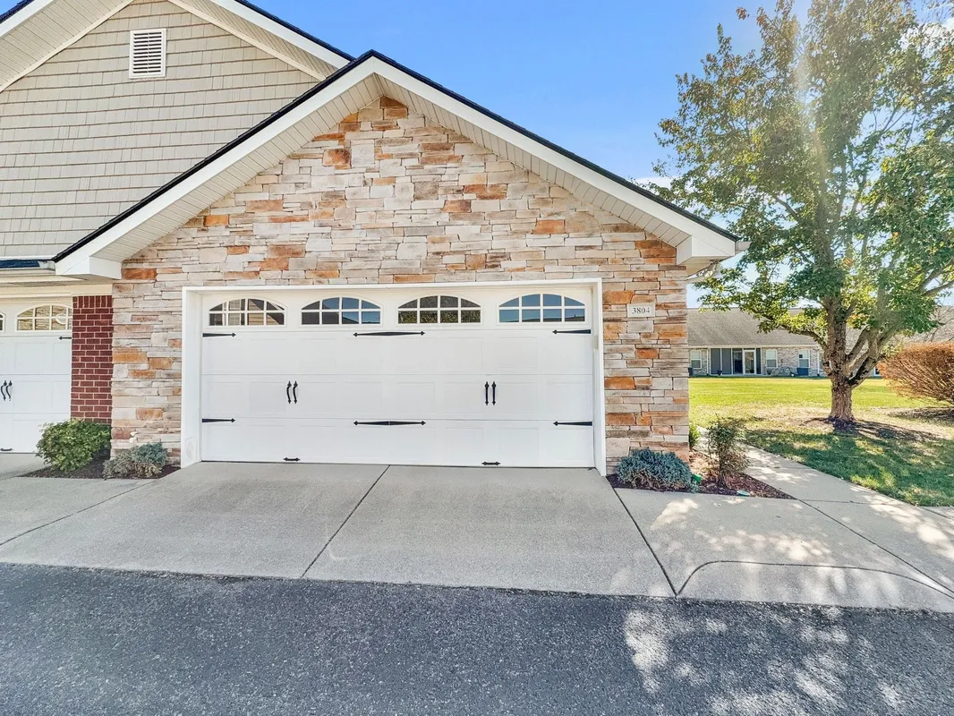 Property Slideshow image 1 of 33 | 395 devon chase hl unit 3804, Gallatin, TN, 37066