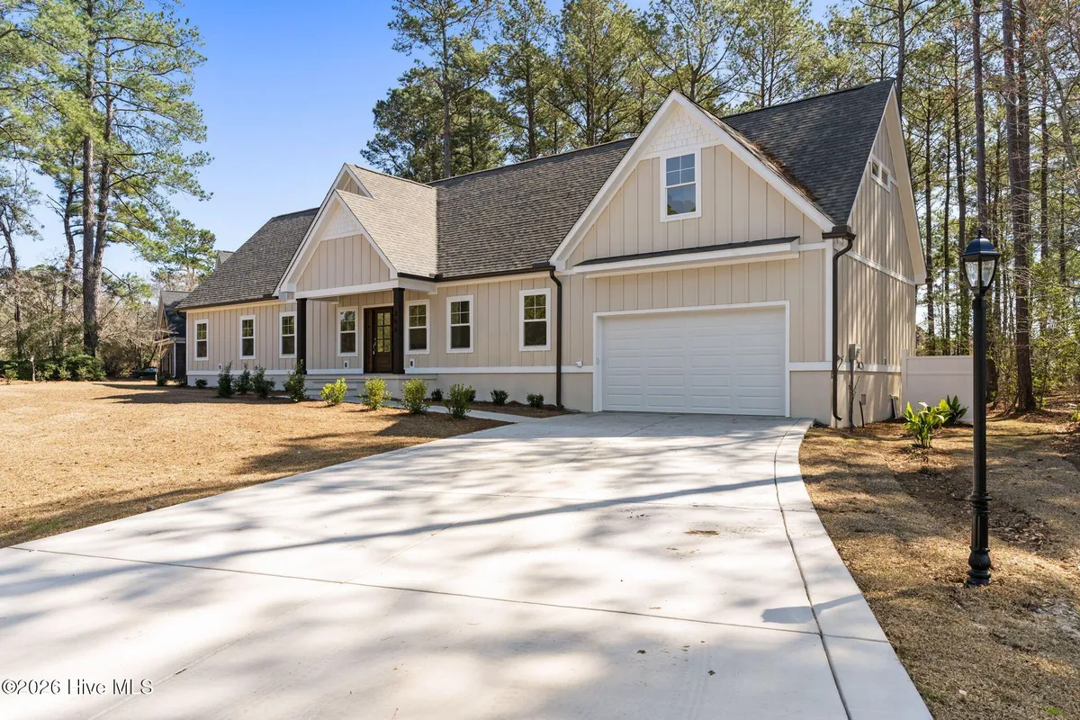 Property Slideshow image 1 of 72 | 355 s middleton dr, Calabash, NC, 28467