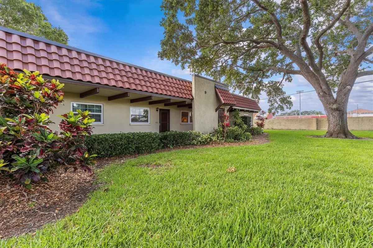 Property Slideshow image 1 of 38 | 1701 pinehurst rd apt 9g, Dunedin, FL, 34698