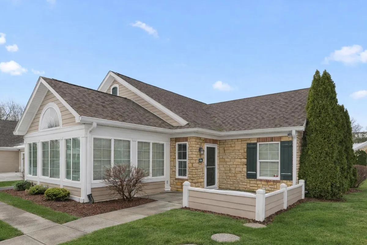 Property Slideshow image 1 of 21 | 2340 allison cir, Valparaiso, IN, 46383