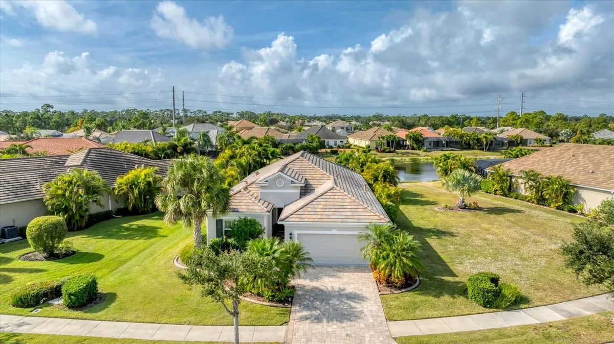Property Slideshow image 1 of 60 | 21058 anclote ct, Venice, FL, 34293