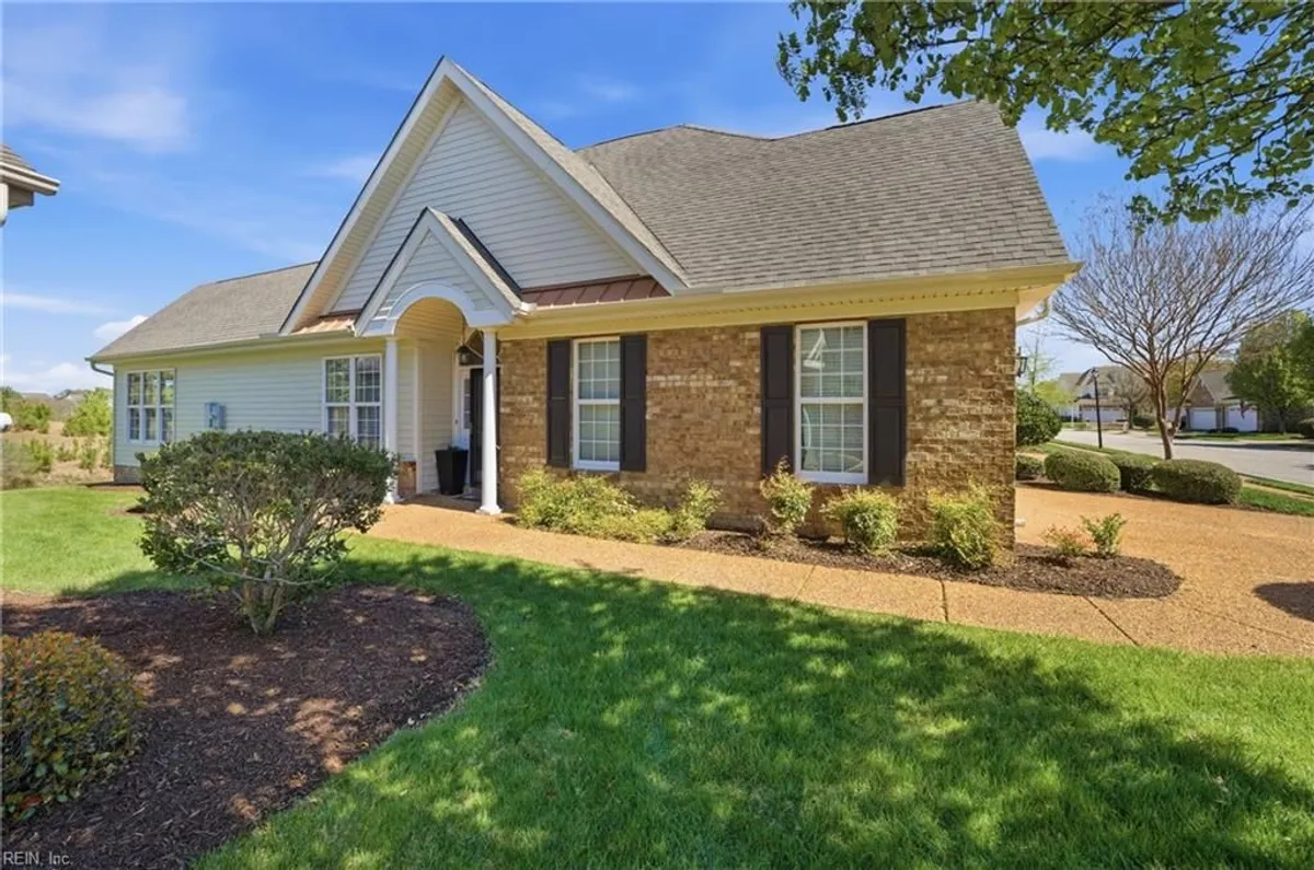 Property Slideshow image 1 of 50 | 518 dunning ln, Chesapeake, VA, 23322