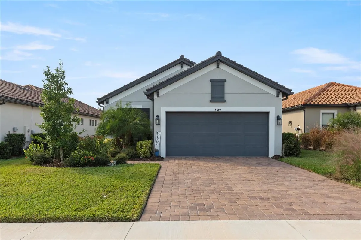 Property Slideshow image 1 of 41 | 4575 garofalo rd, Wesley Chapel, FL, 33543