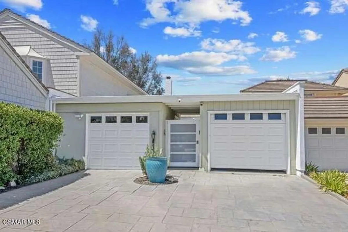 Property Slideshow image 1 of 37 | 32040 waterside ln, Westlake Village, CA, 91361