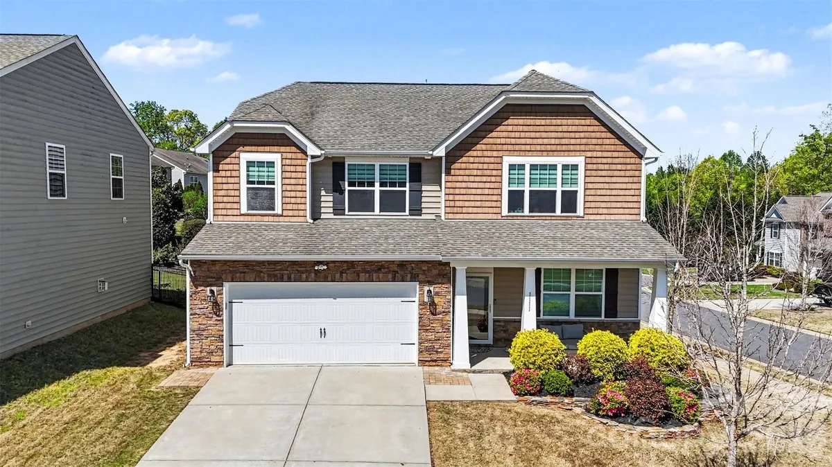 Property Slideshow image 1 of 48 | 1111 wallace lake rd 138, Fort Mill, SC, 29707