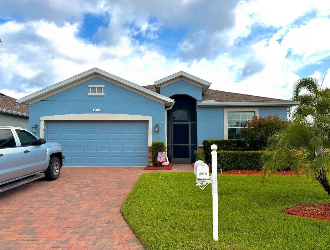 Property Slideshow image 1 of 12 | 2919 woodward ln, Winter Haven, FL, 33884