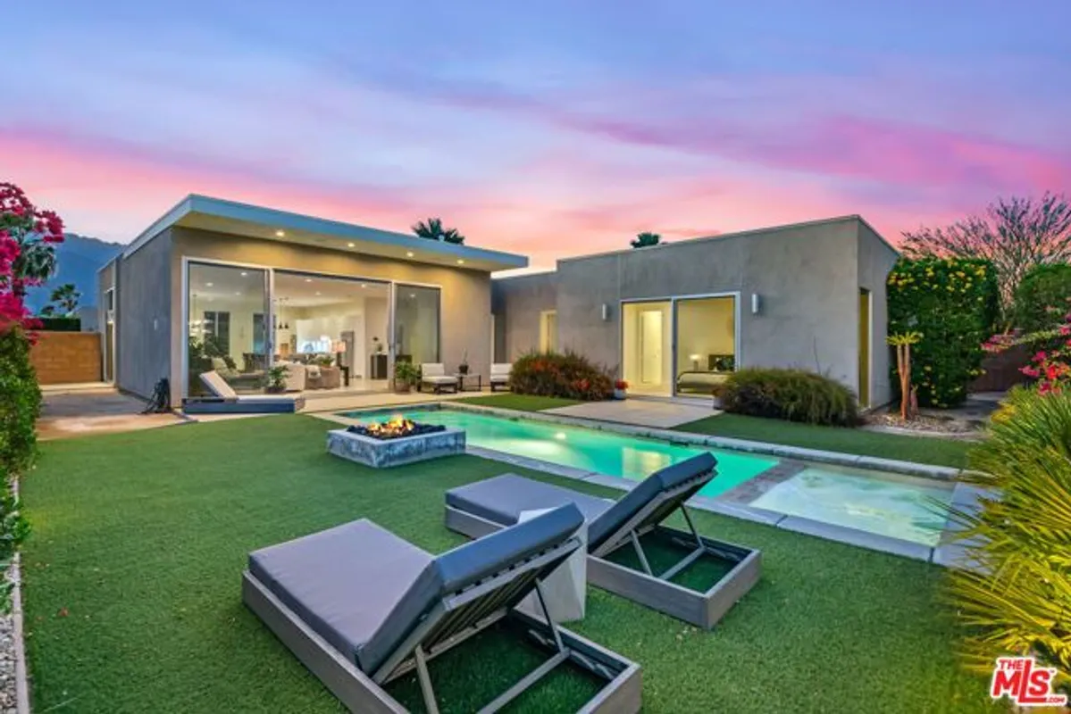 Property Slideshow image 1 of 70 | 658 dominion way, Palm Springs, CA, 92262