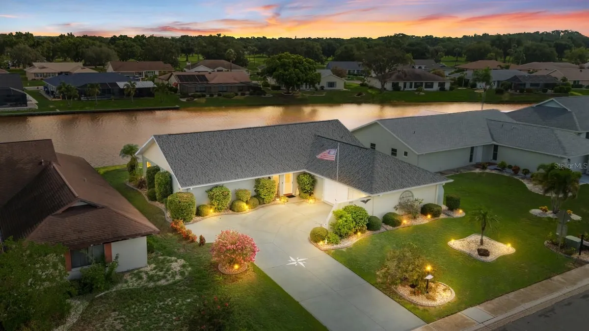 Property Slideshow image 1 of 61 | 2023 el rancho dr, Sun City Center, FL, 33573