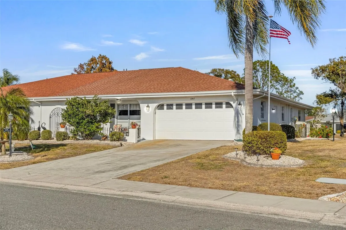 Property Slideshow image 1 of 74 | 1207 bluewater dr, Sun City Center, FL, 33573