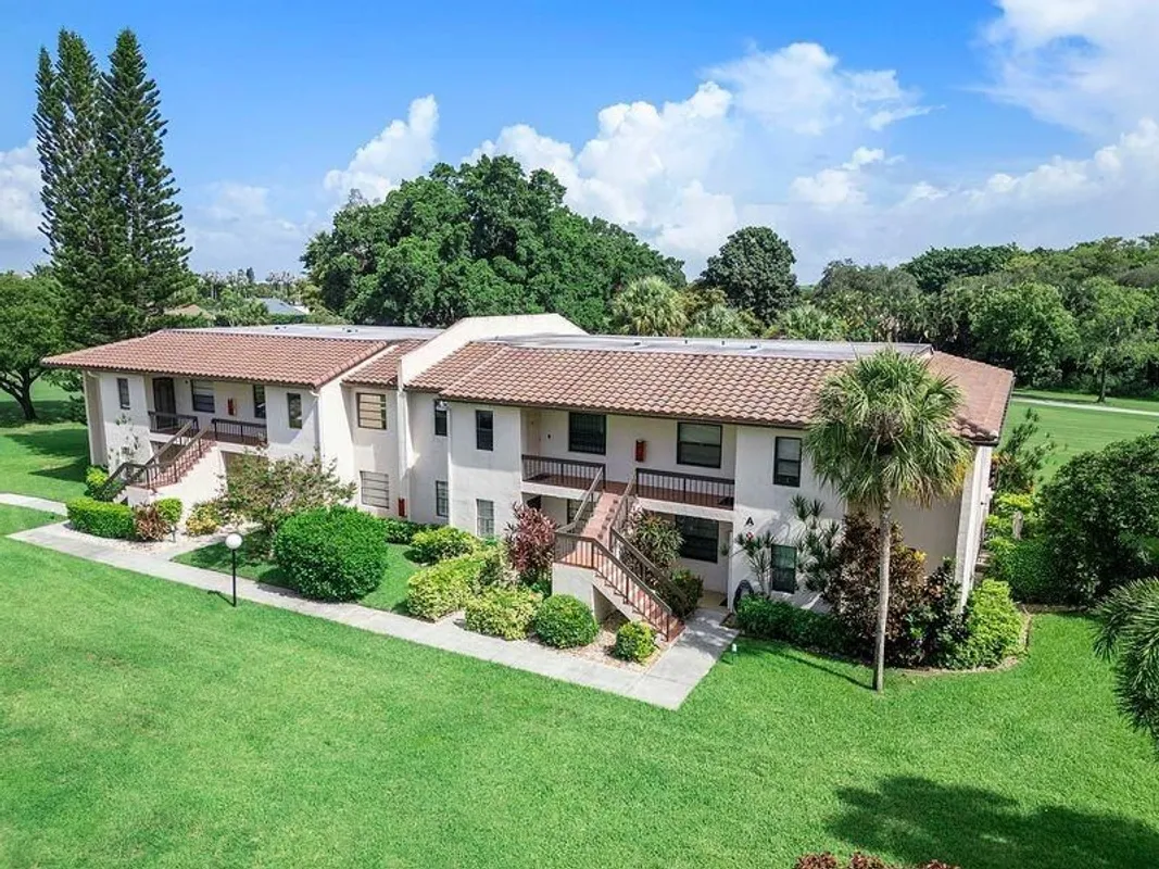 Property Slideshow image 1 of 38 | 21452 juego cir apt 31a, Boca Raton, FL, 33433