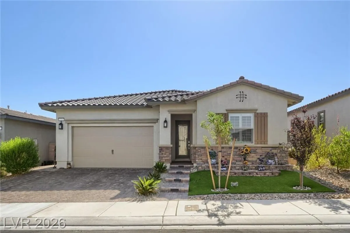 Property Slideshow image 1 of 44 | 724 dowland st, Henderson, NV, 89011