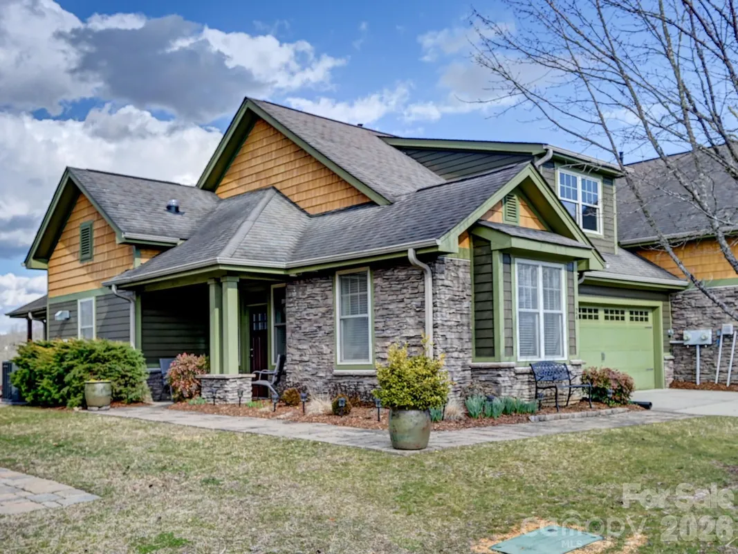 Property Slideshow image 1 of 31 | 24 craftsman view dr, Asheville, NC, 28804