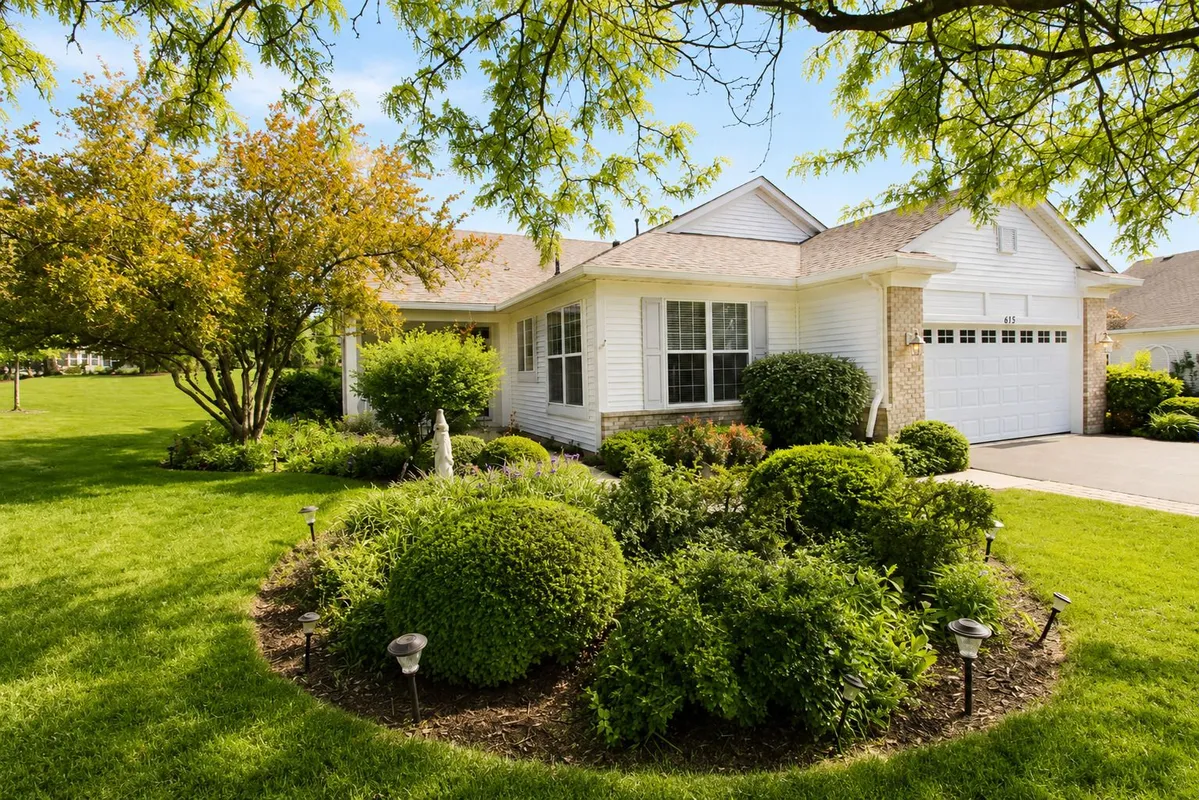 Property Slideshow image 1 of 28 | 673 saugatuk cir, Romeoville, IL, 60446