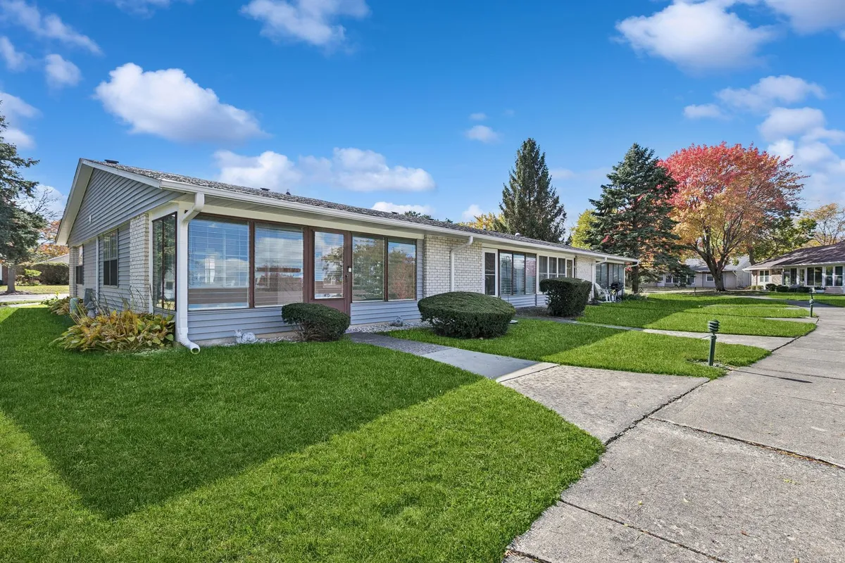 Property Slideshow image 1 of 20 | 7411 leisure village ave # 7411, Fox Lake, IL, 60020