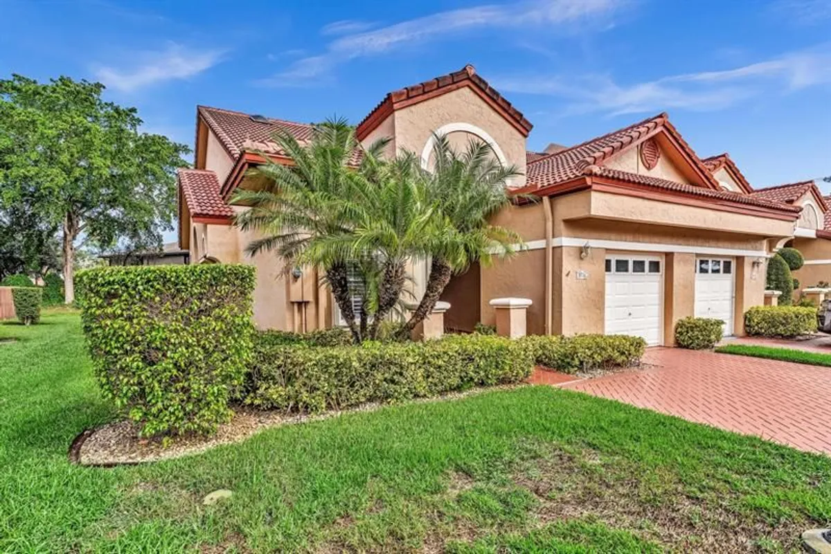 Property Slideshow image 1 of 59 | 9714 malvern dr # 9714, Tamarac, FL, 33321