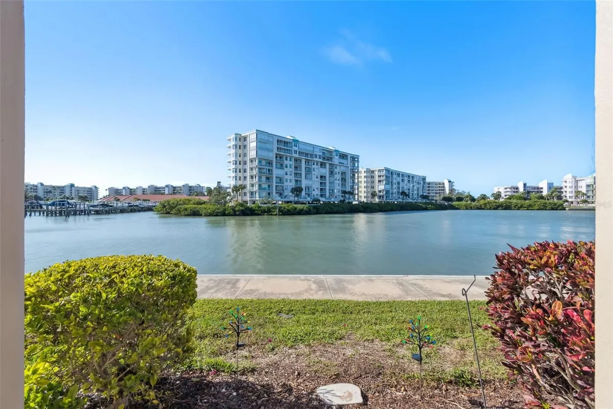Property Slideshow image 1 of 24 | 7930 sun island dr 103, South Pasadena, FL, 33707