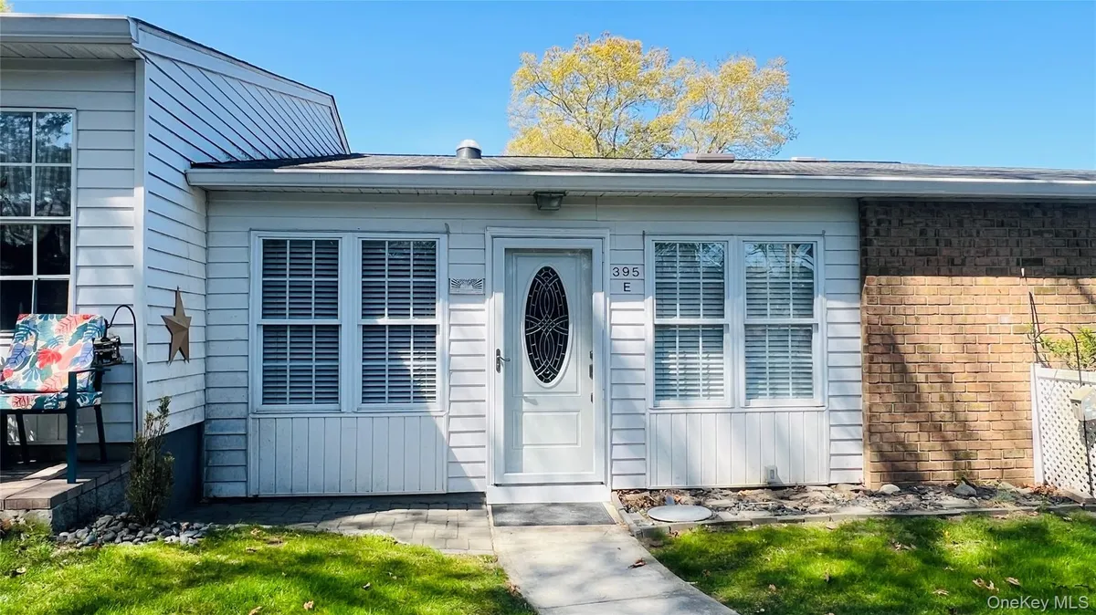 Property Slideshow image 1 of 14 | 395 woodbridge dr 395e, Brookhaven, NY, 11961