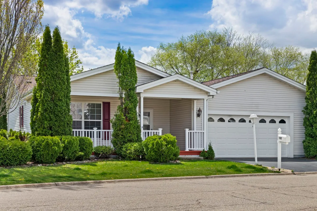 Property Slideshow image 1 of 38 | 102 hitching post ln, Grayslake, IL, 60030