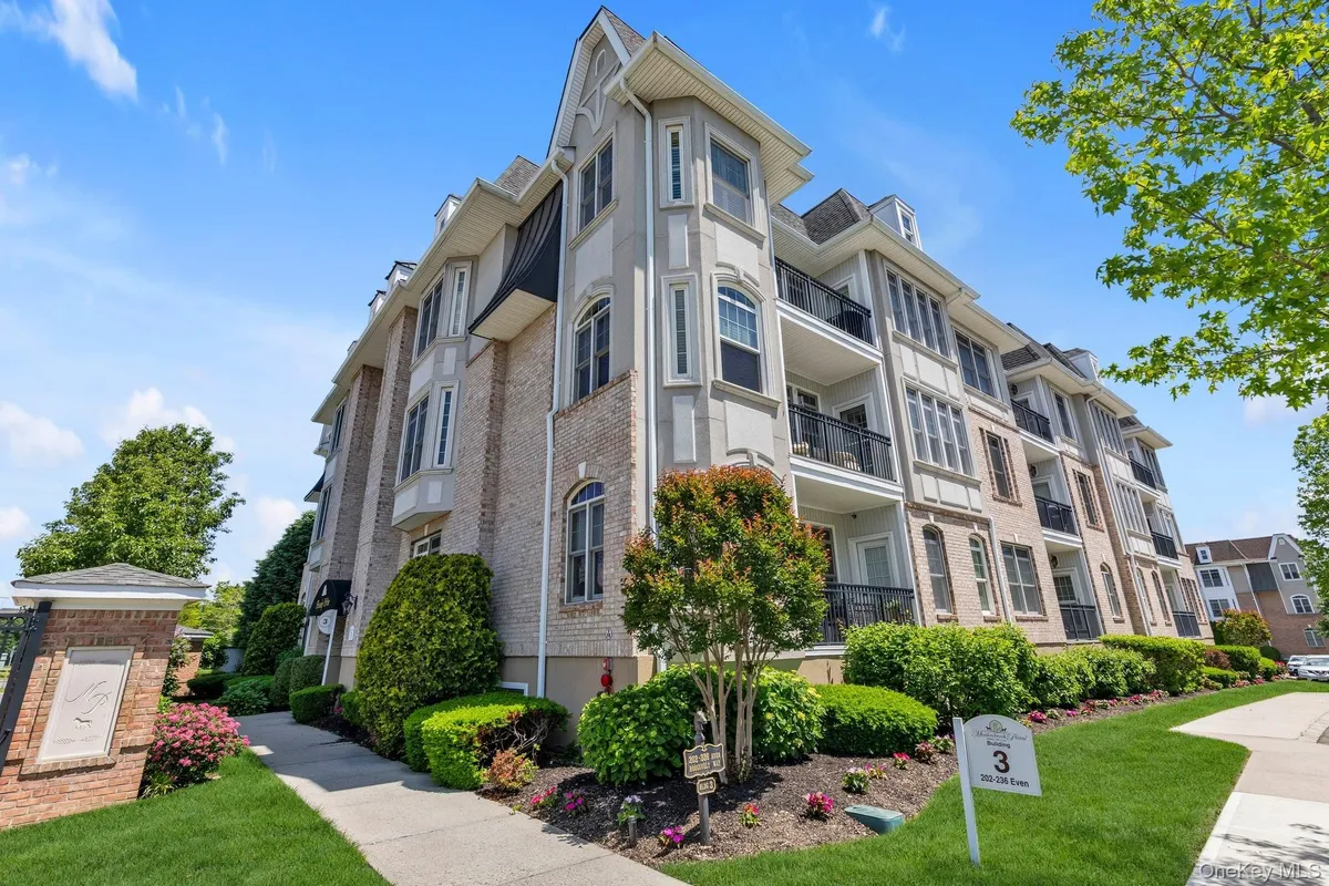 Property Slideshow image 1 of 28 | 236 roosevelt way 3306, Hempstead, NY, 11590