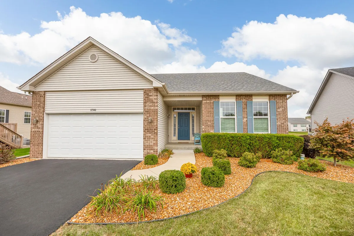 Property Slideshow image 1 of 28 | 17340 lucerne ct, Lockport, IL, 60441