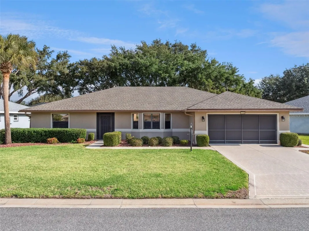 Property Slideshow image 1 of 62 | 21506 queen anne ct, Leesburg, FL, 34748