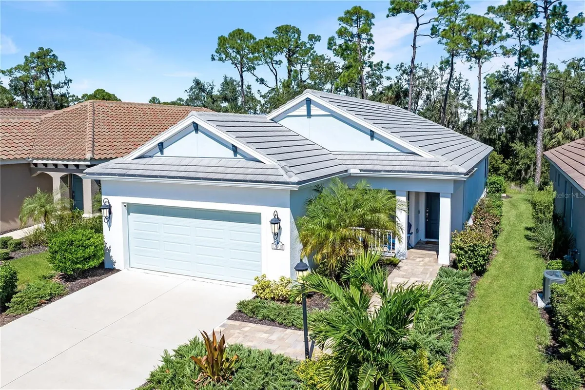 Property Slideshow image 1 of 67 | 12938 true blue cir, Bradenton, FL, 34211