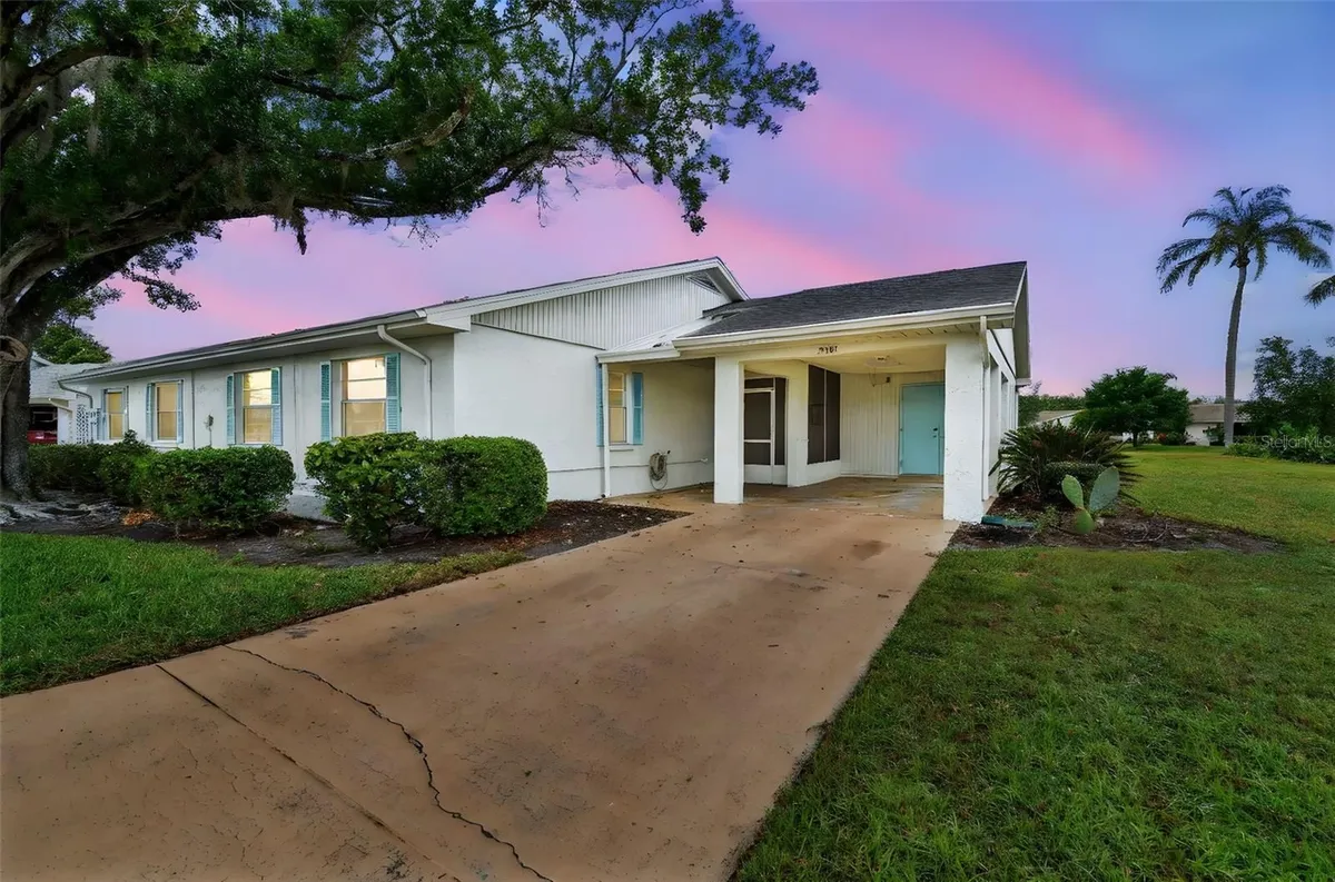 Property Slideshow image 1 of 50 | 2301 grenoble pl # 1, Sun City Center, FL, 33573