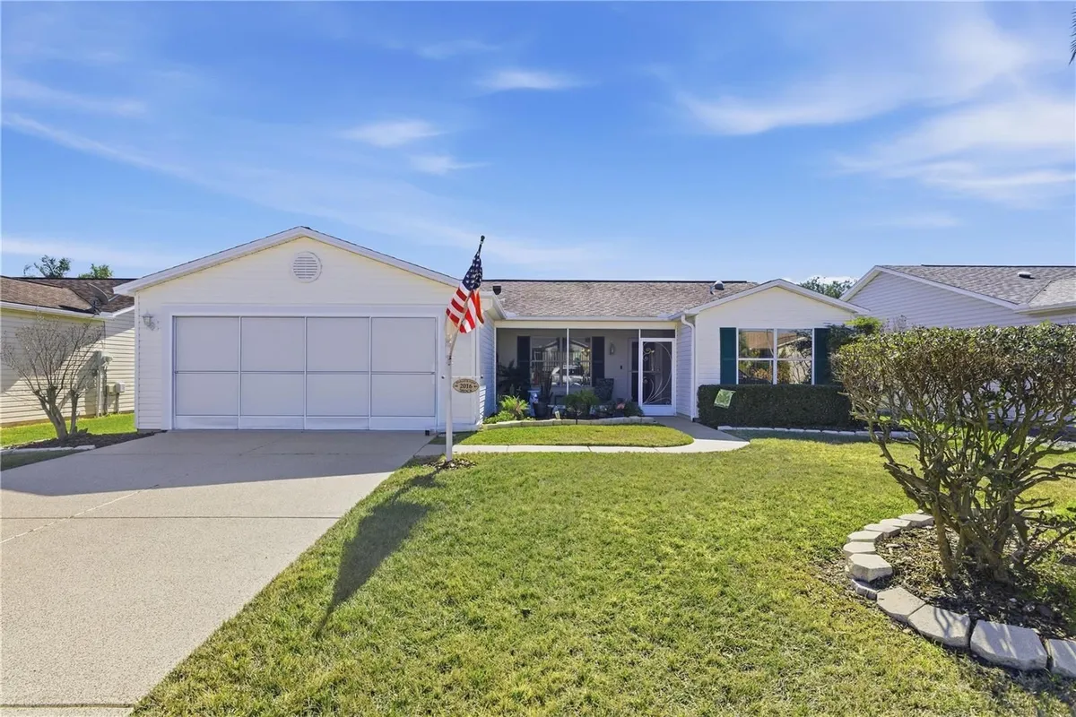 Property Slideshow image 1 of 41 | 2016 claudio ln, Lady Lake, FL, 32159