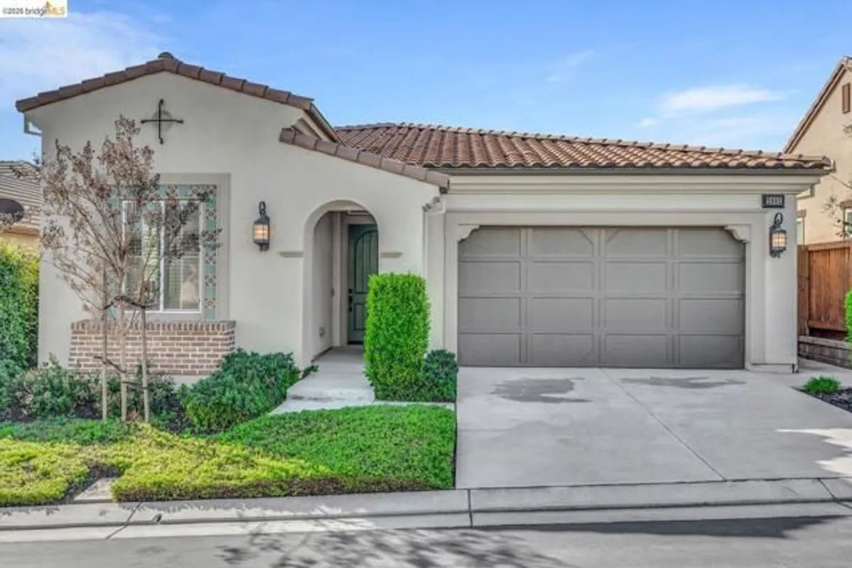 Property Slideshow image 1 of 39 | 2002 tempranillo ln, Brentwood (Cc), CA, 94513