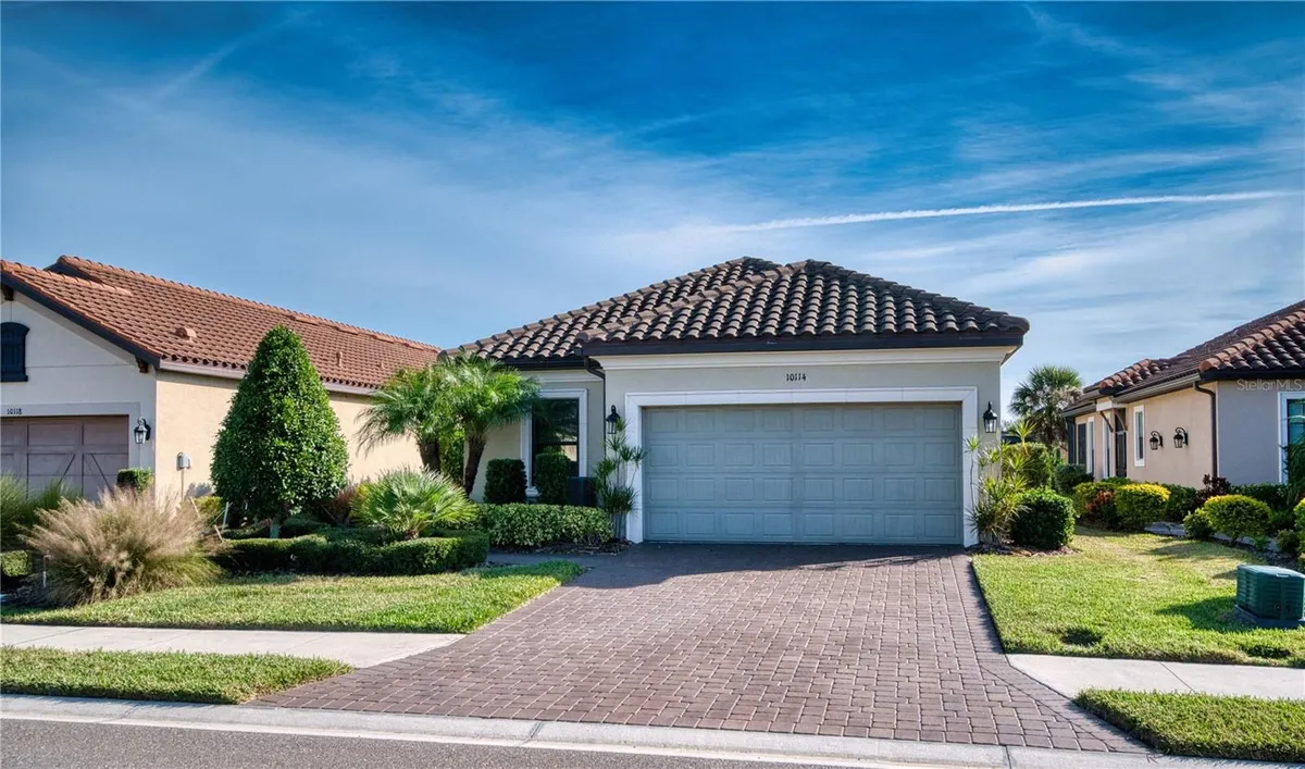 Property Slideshow image 1 of 54 | 10114 highland park pl, Palmetto, FL, 34221