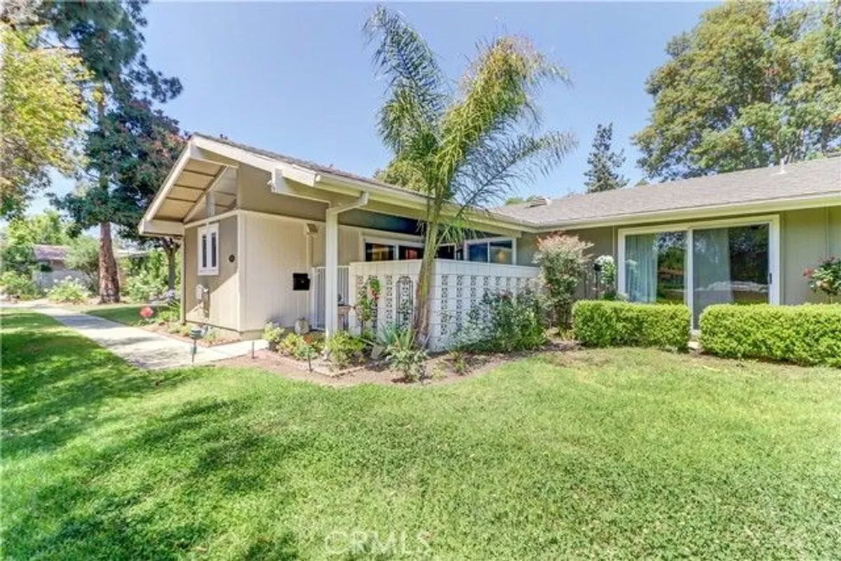 Property Slideshow image 1 of 49 | 197 avenida majorca b, Laguna Woods, CA, 92637