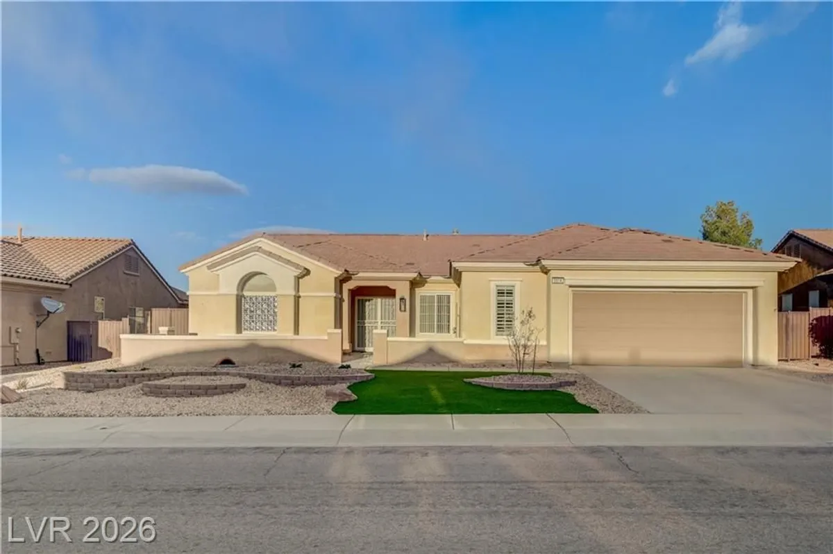 Property Slideshow image 1 of 71 | 2016 colvin run dr, Henderson, NV, 89052