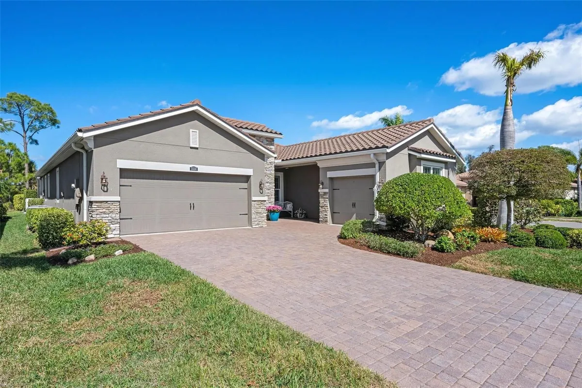Property Slideshow image 1 of 88 | 11550 tapestry ln, Venice, FL, 34293