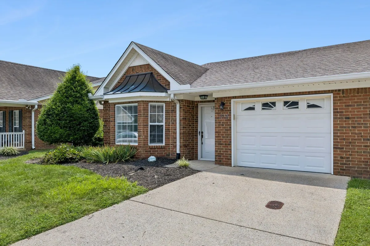 Property Slideshow image 1 of 40 | 335 forest glen cir, Murfreesboro, TN, 37128
