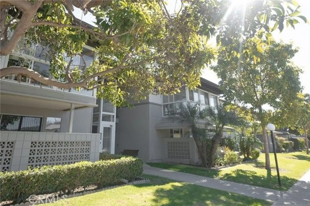 Property Slideshow image 1 of 54 | 1980 mckinney way apt 13r, Seal Beach, CA, 90740