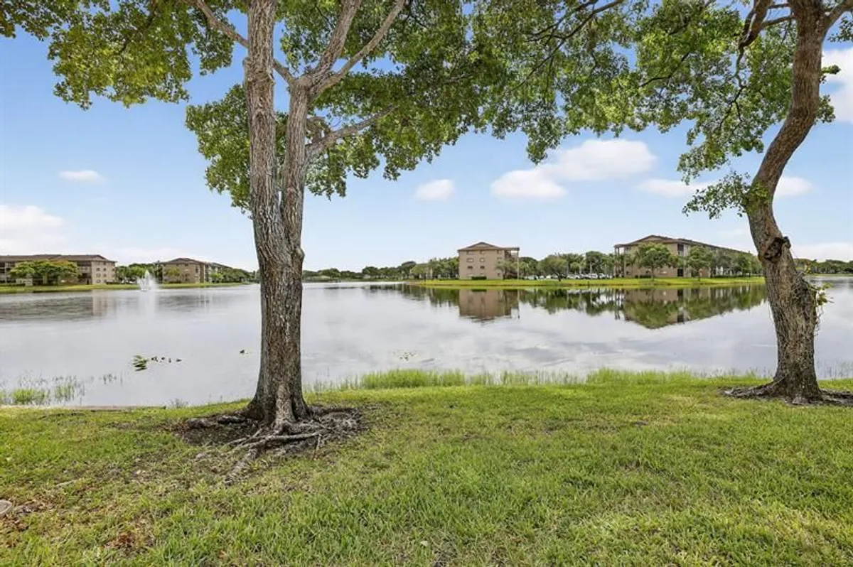 Property Slideshow image 1 of 70 | 1001 sw 141st ave, Pembroke Pines, FL, 33027