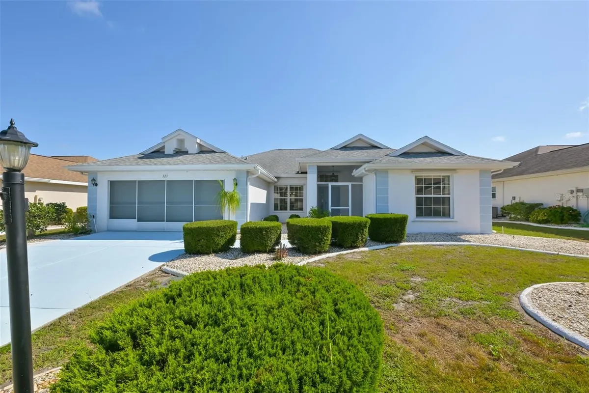 Property Slideshow image 1 of 45 | 323 caloosa palms ct, Sun City Center, FL, 33573