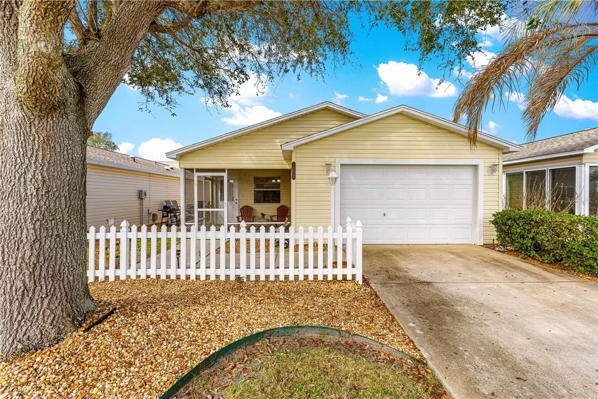 Property Slideshow image 1 of 45 | 16938 se 94th sunnybrook cir, The Villages, FL, 32162