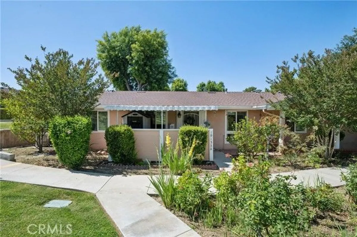 Property Slideshow image 1 of 47 | 19153 avenue of the oaks, Newhall, CA, 91321