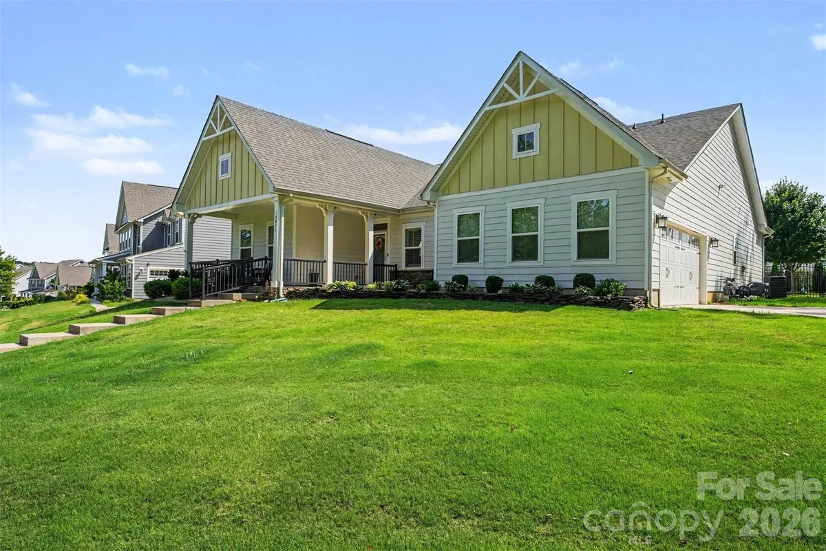 Property Slideshow image 1 of 15 | 14811 williams place aly, Davidson, NC, 28036