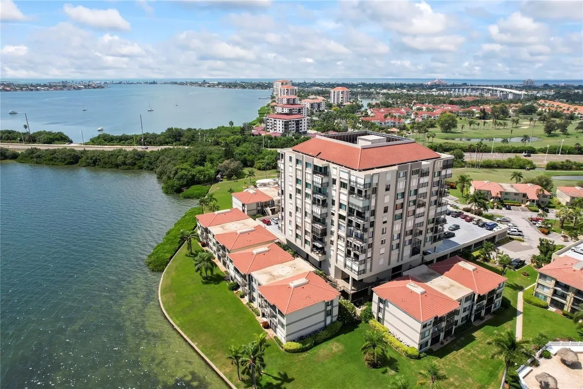 Property Slideshow image 1 of 30 | 6372 palma del mar blvd 405, St Petersburg, FL, 33715